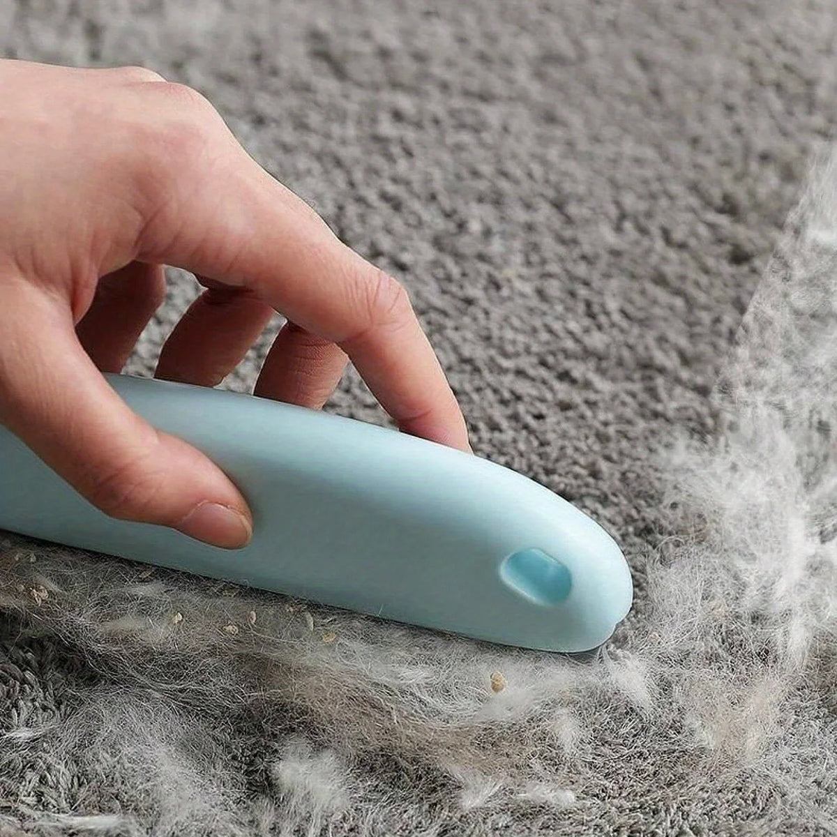  Pet Hair Remover Brush for Cats and Dogs - Gently removes pet hair for a Neat and Tidy Home