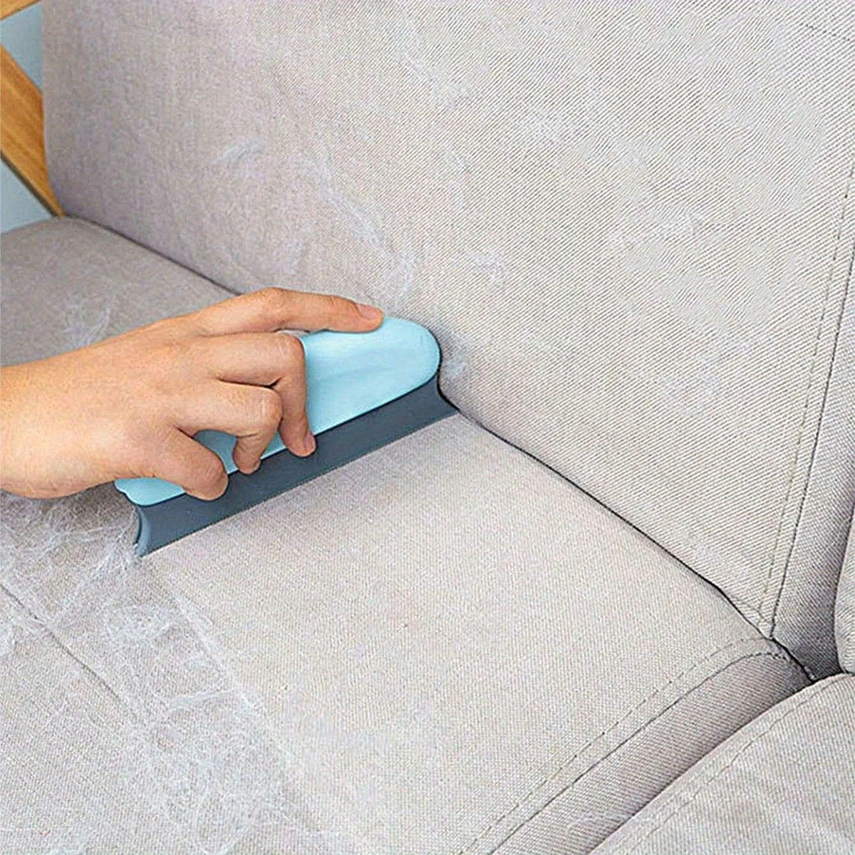  Pet Hair Remover Brush for Cats and Dogs - Gently removes pet hair for a Neat and Tidy Home